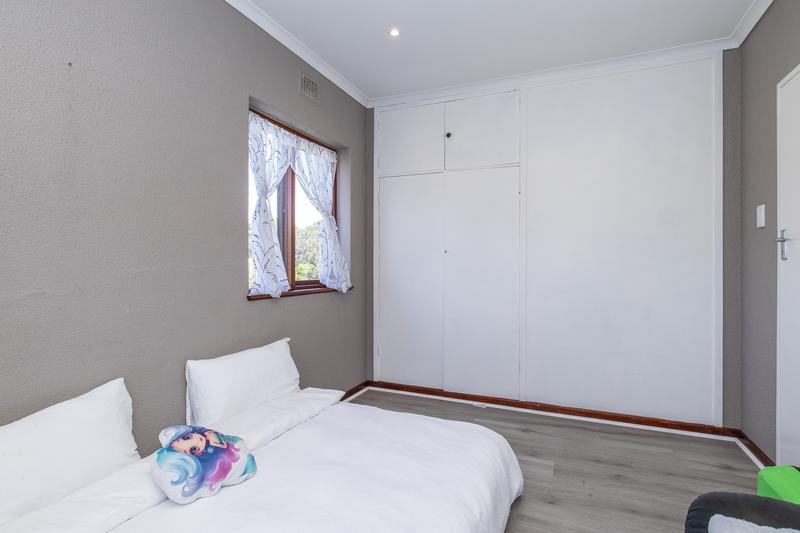 2 Bedroom Property for Sale in Bergvliet Western Cape